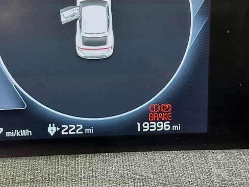 Used 2024 Kia EV6 Light image 19