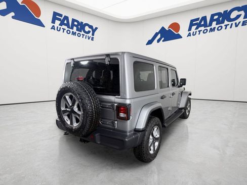 Used 2019 Jeep Wrangler Unlimited Sahara w/ Cold Weather Group AWD/4WD image 9
