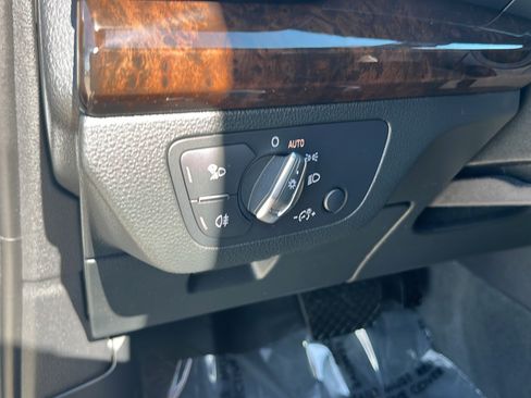 Used 2019 Audi Q5 2.0T Premium Plus AWD/4WD image 23