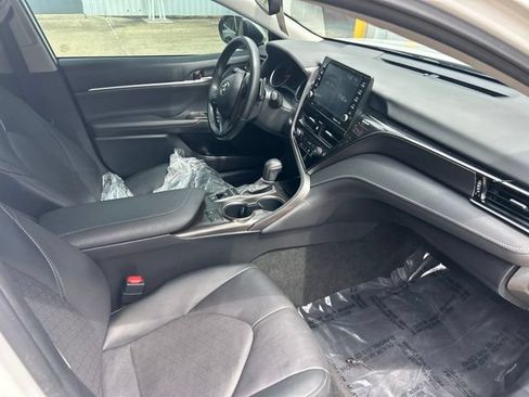 Used 2023 Toyota Camry XSE FWD image 11