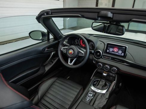 Used 2020 FIAT 124 Spider Abarth w/ Convenience Group image 28