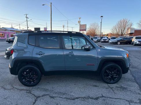 Used 2016 Jeep Renegade Trailhawk w/ Premium Trailhawk Package image 4