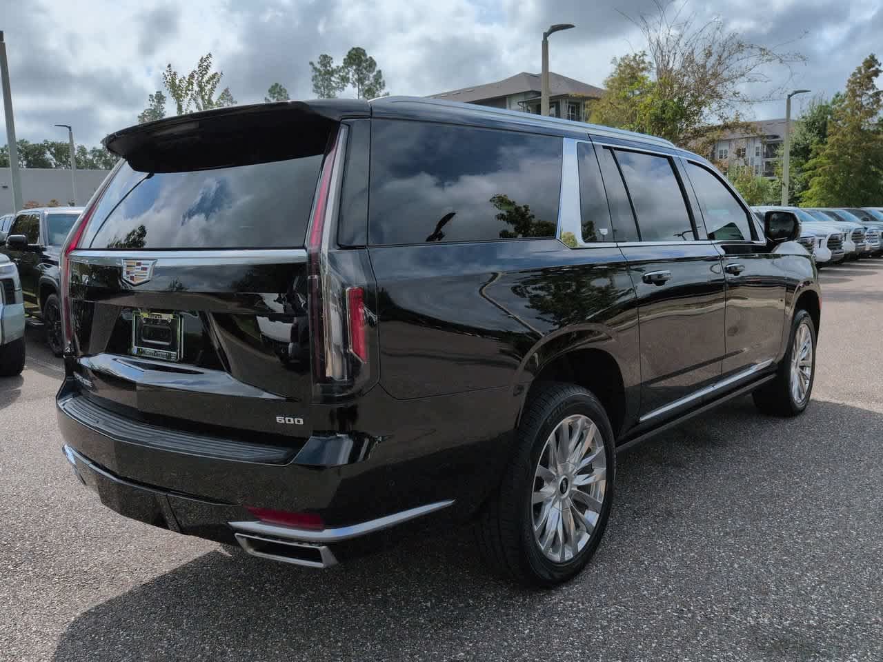 Used 2023 Cadillac Escalade ESV Premium Luxury w/ Performance Package RWD image 6