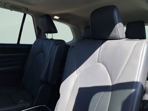 Used 2024 Toyota Grand Highlander Limited image 10