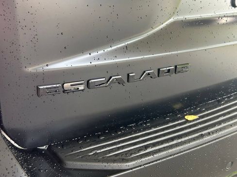Used 2026 Cadillac Escalade 4WD image 17
