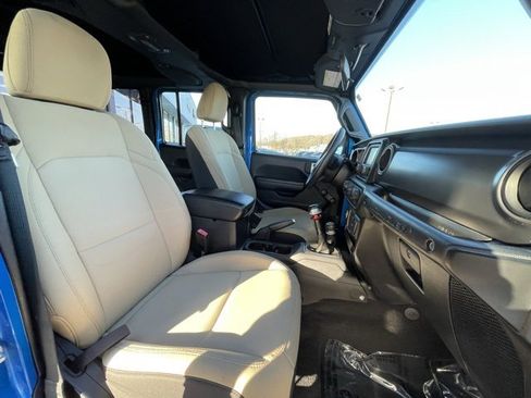 Used 2021 Jeep Wrangler Unlimited Sport image 25