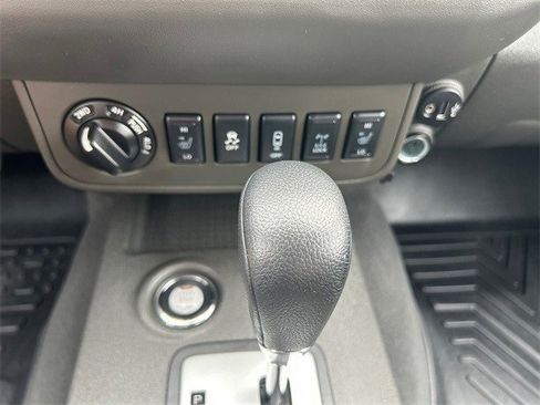 Used 2021 Nissan Frontier PRO-4X w/ Pro-4x Utility Package image 26