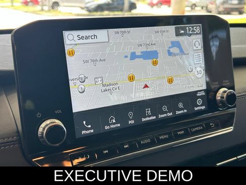 Used 2024 Mitsubishi Outlander SEL Black Edition FWD image 11