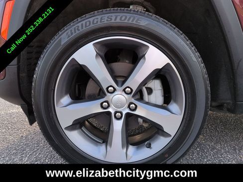 Used 2023 Jeep Grand Cherokee Limited w/ Luxury Tech Group II AWD/4WD image 12