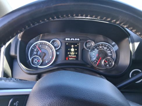 Used 2024 RAM 2500 Big Horn w/ Off Road Package AWD/4WD image 11
