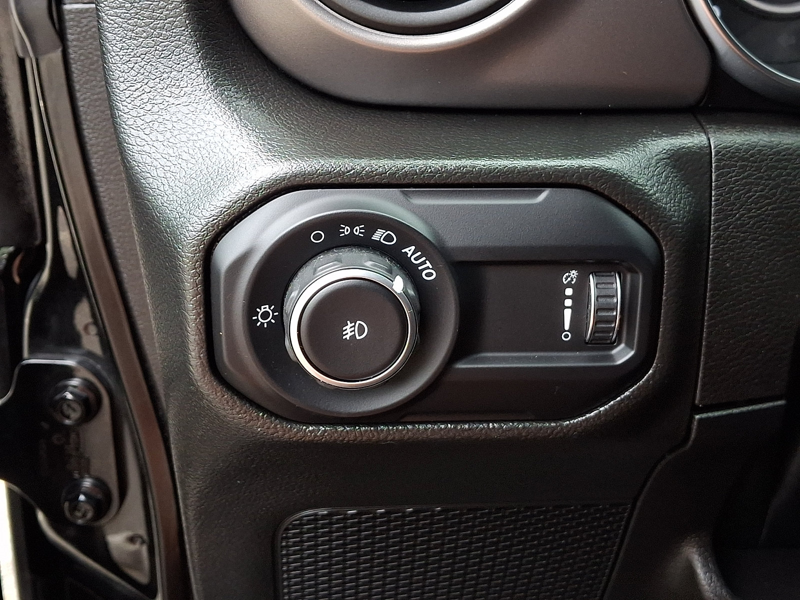 Certified 2023 Jeep Wrangler Sport AWD/4WD image 26