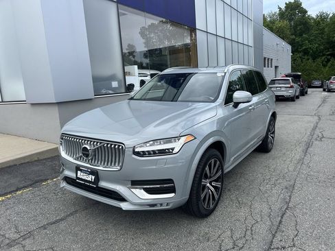 Used 2025 Volvo XC90 B6 Plus AWD/4WD image 4