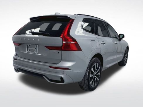 Used 2025 Volvo XC60 B5 Plus image 24