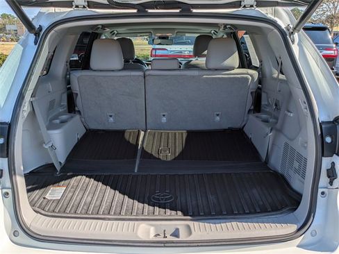 Used 2019 Toyota Highlander Limited image 13