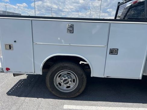 Used 2021 Ford F250 XL w/ Power Equipment Group AWD/4WD image 10