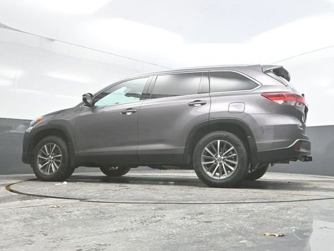 Used 2019 Toyota Highlander XLE image 31