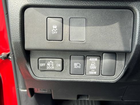 Used 2023 Toyota Tacoma TRD Off-Road w/ Technology Package AWD/4WD image 32