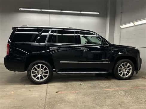 Used 2020 GMC Yukon Denali w/ Open Road Package image 3