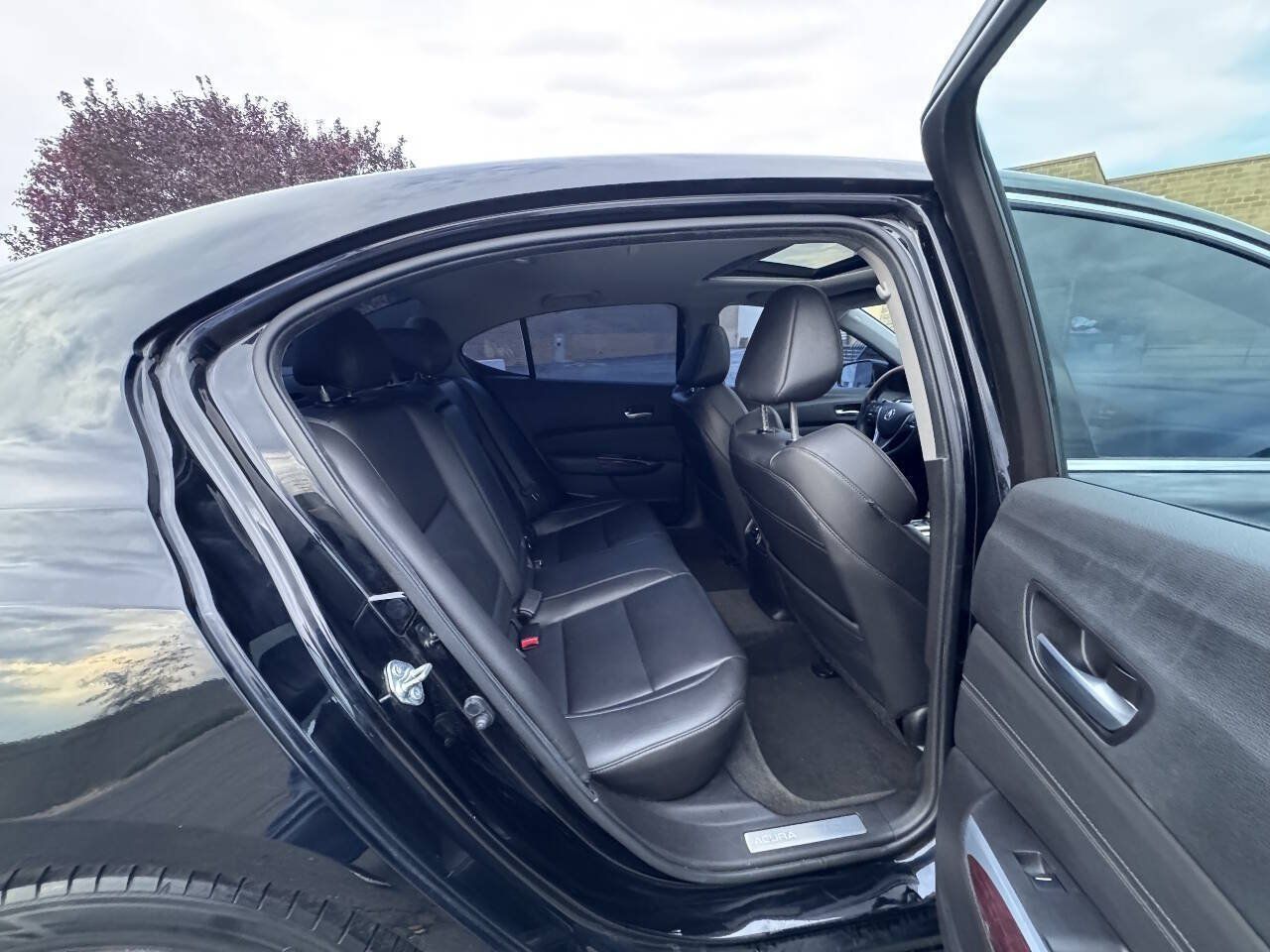 Used 2016 Acura TLX FWD image 11