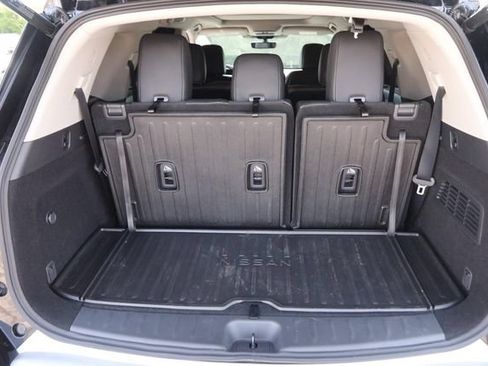Certified 2025 Nissan Pathfinder Platinum w/ Cargo Package AWD/4WD image 7