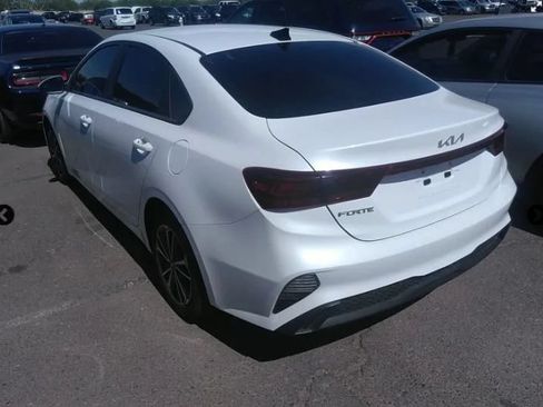 Used 2022 Kia Forte LXS w/ LXS Technology Package FWD image 2