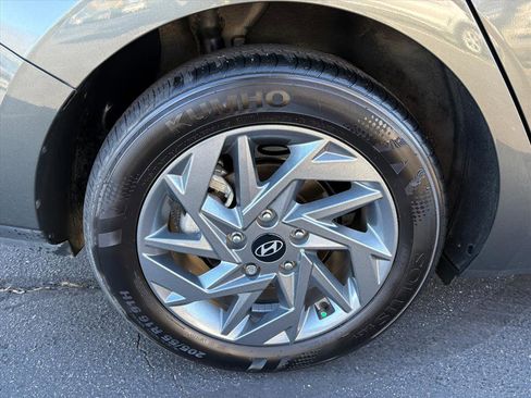 Certified 2024 Hyundai Elantra SEL image 24