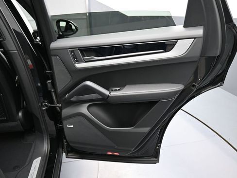 New 2026 Porsche Cayenne AWD/4WD image 25