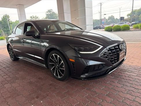 Used 2021 Hyundai Sonata Limited FWD image 2