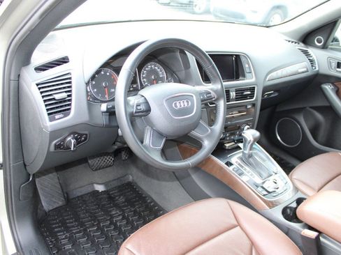 Used 2016 Audi Q5 2.0T Premium Plus w/ Technology Package image 13