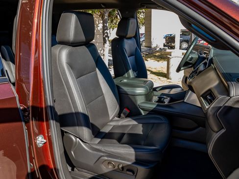 Used 2023 Chevrolet Tahoe Z71 w/ Off-Road Capability Package image 28