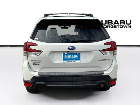 Used 2019 Subaru Forester Premium w/ All-Weather Package AWD/4WD image 6