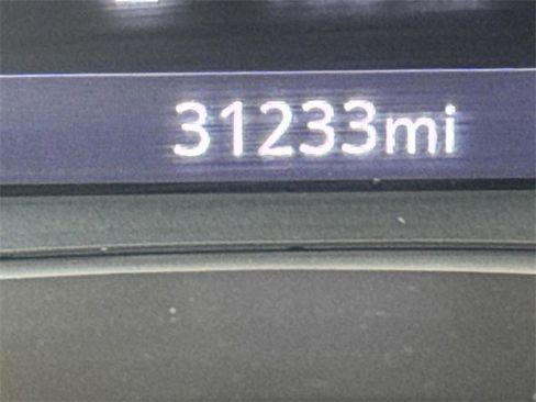 Used 2022 GMC Terrain SLT image 32