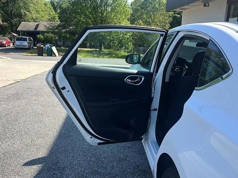 Used 2015 Nissan Sentra SV image 26