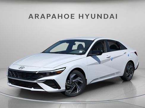 Used 2025 Hyundai Elantra Sport FWD image 1