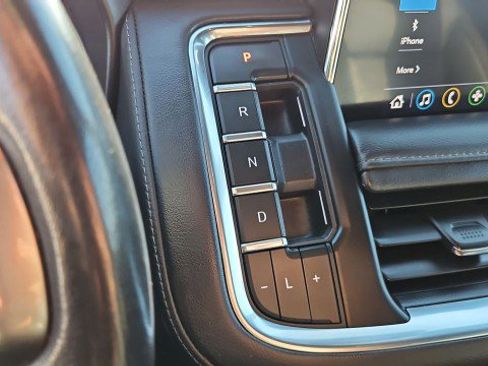 Used 2021 Chevrolet Suburban LT w/ LT Signature Plus Package RWD image 16