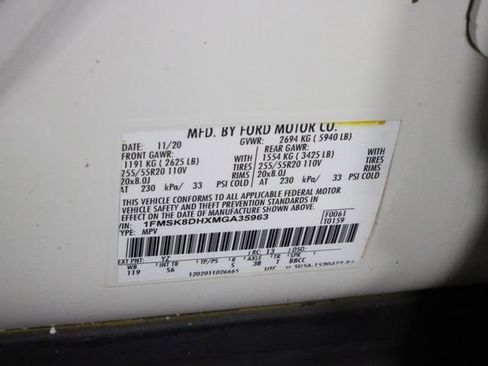 Used 2021 Ford Explorer XLT w/ Equipment Group 202A AWD/4WD image 23