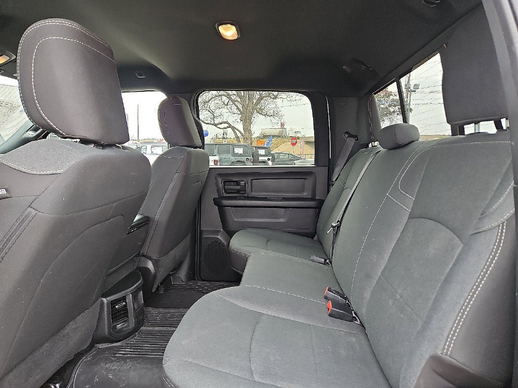 Used 2024 RAM 2500 Tradesman w/ Chrome Appearance Group AWD/4WD image 17