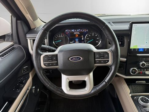 Used 2024 Ford Expedition Max XLT image 12