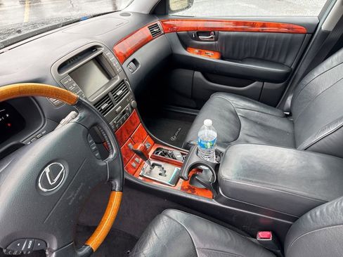 Used 2006 Lexus LS 430 RWD image 10