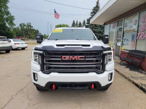 Used 2022 GMC Sierra 2500 AT4 AWD/4WD image 2