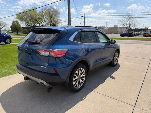 Used 2022 Ford Escape Titanium w/ Class II Trailer Tow Package image 10