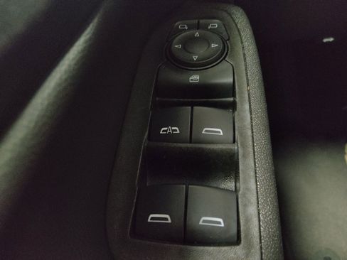Used 2020 Chevrolet Equinox LT FWD image 27