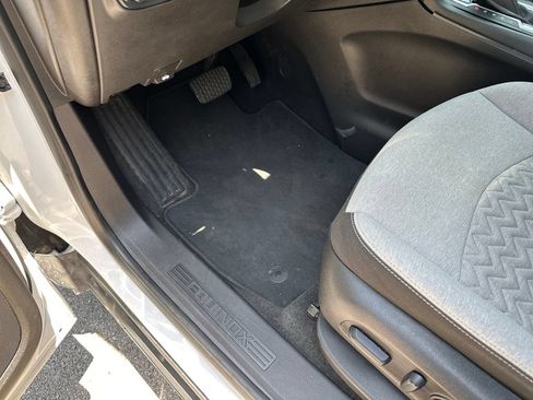 Used 2024 Chevrolet Equinox LS w/ LS Convenience Package FWD image 19