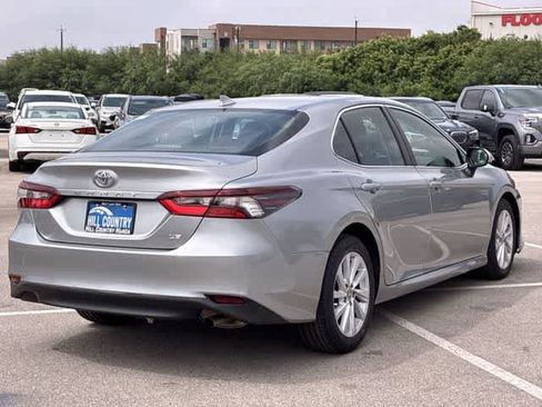 Used 2022 Toyota Camry LE FWD image 6