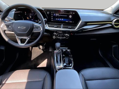 Used 2025 Chevrolet Trax ACTIV w/ Sunroof Package FWD image 15