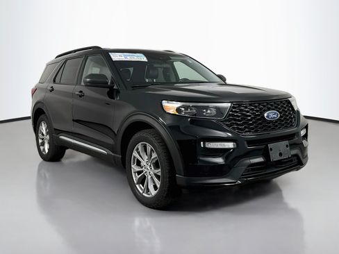 Used 2023 Ford Explorer XLT w/ Equipment Group 202A AWD/4WD image 1