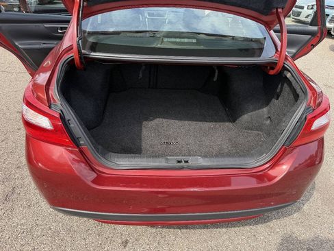 Used 2016 Nissan Altima 3.5 SL FWD image 18