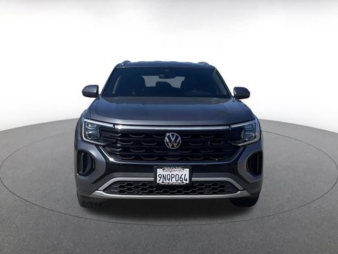 Used 2025 Volkswagen Atlas Cross Sport SE image 4