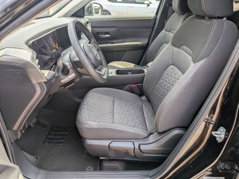 Used 2025 Nissan Kicks SV FWD image 16