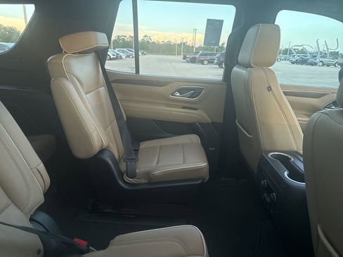 Used 2021 Chevrolet Tahoe Premier w/ Premium Package RWD image 13